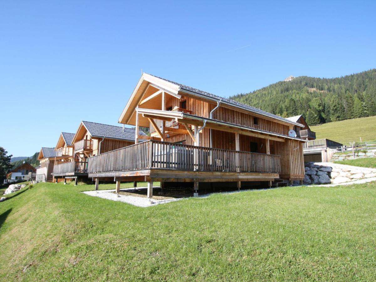 Chalet In With Hot Tub And Sauna *