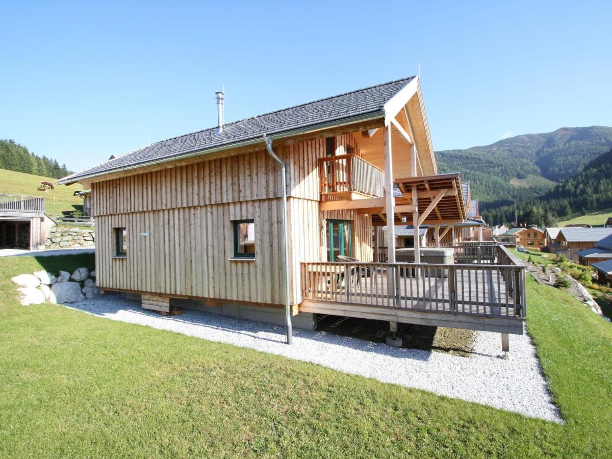 In With Hot Tub And Sauna *
